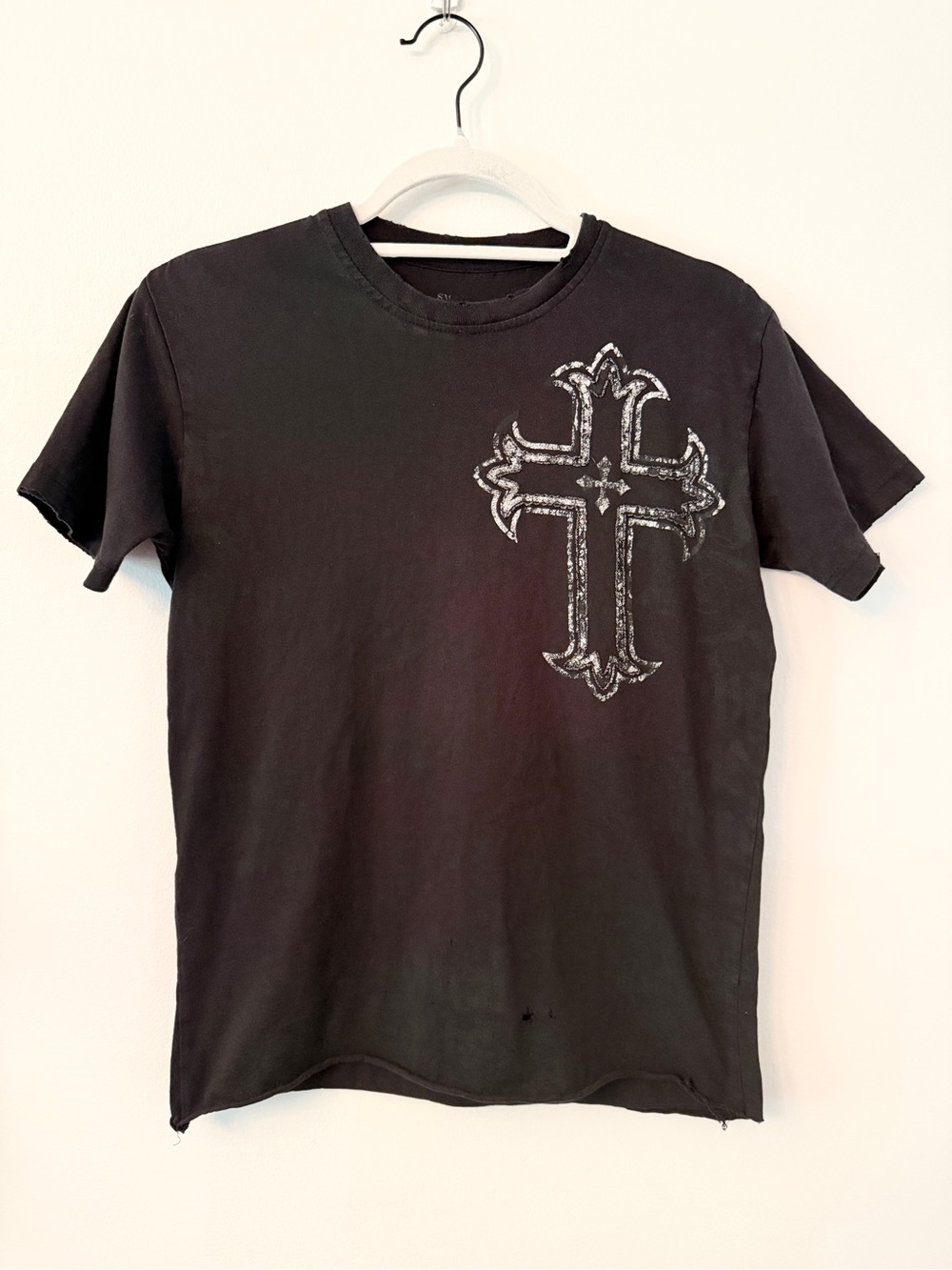 Affliction Seeker Black Distressed Gothic Cross Graphic Tee Shirt Size Small